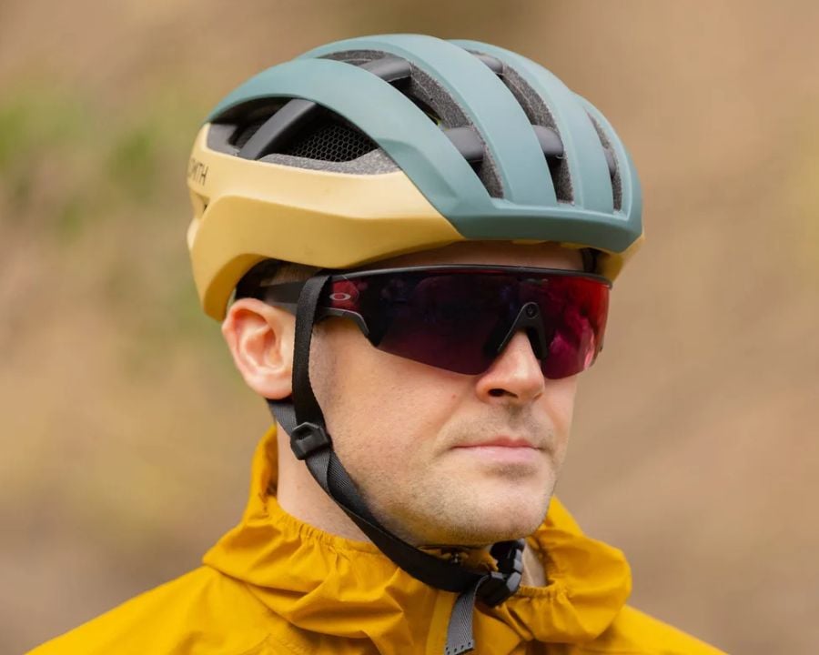 Đệm mũi Unobtainium là gì? Giải mã chất liệu chống trượt của Oakley (3) Khả năng bám dính của Unobtainium hỗ trợ tốt cho vận động viên