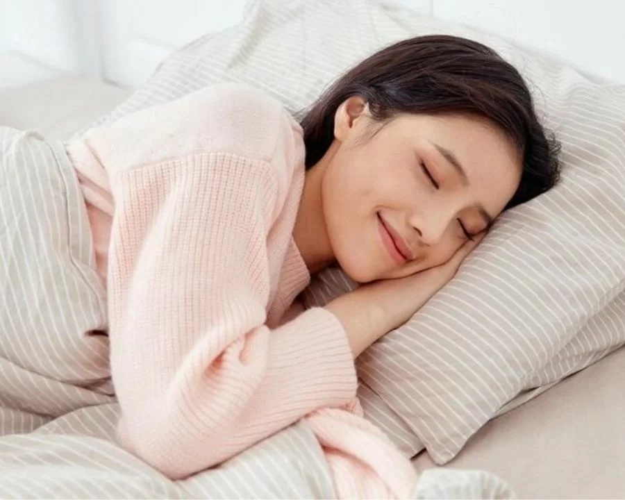 kinh chong anh sang xanh la gi co nen deo 5 luu y nen nho 2