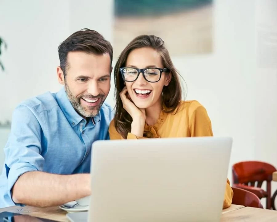 Kính chống ánh sáng xanh máy tính - Sản phẩm cần thiết cho dân văn phòng và lập trình viên khi sử dụng máy tính