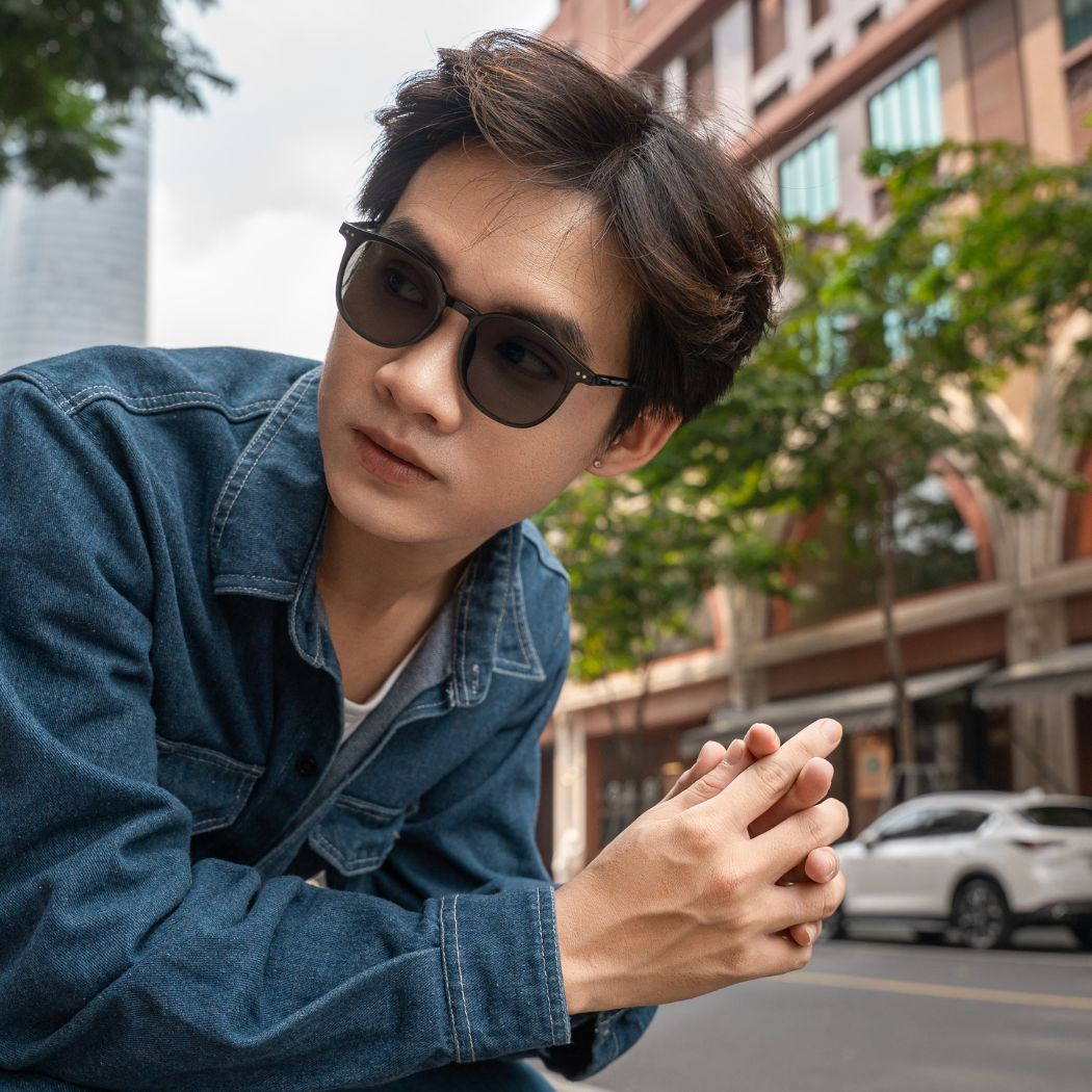 Tốc độ đổi trả màu của kính phụ thuộc vào nhiều yếu tố khác